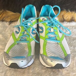 Newton shoes 9.5 (2000A)